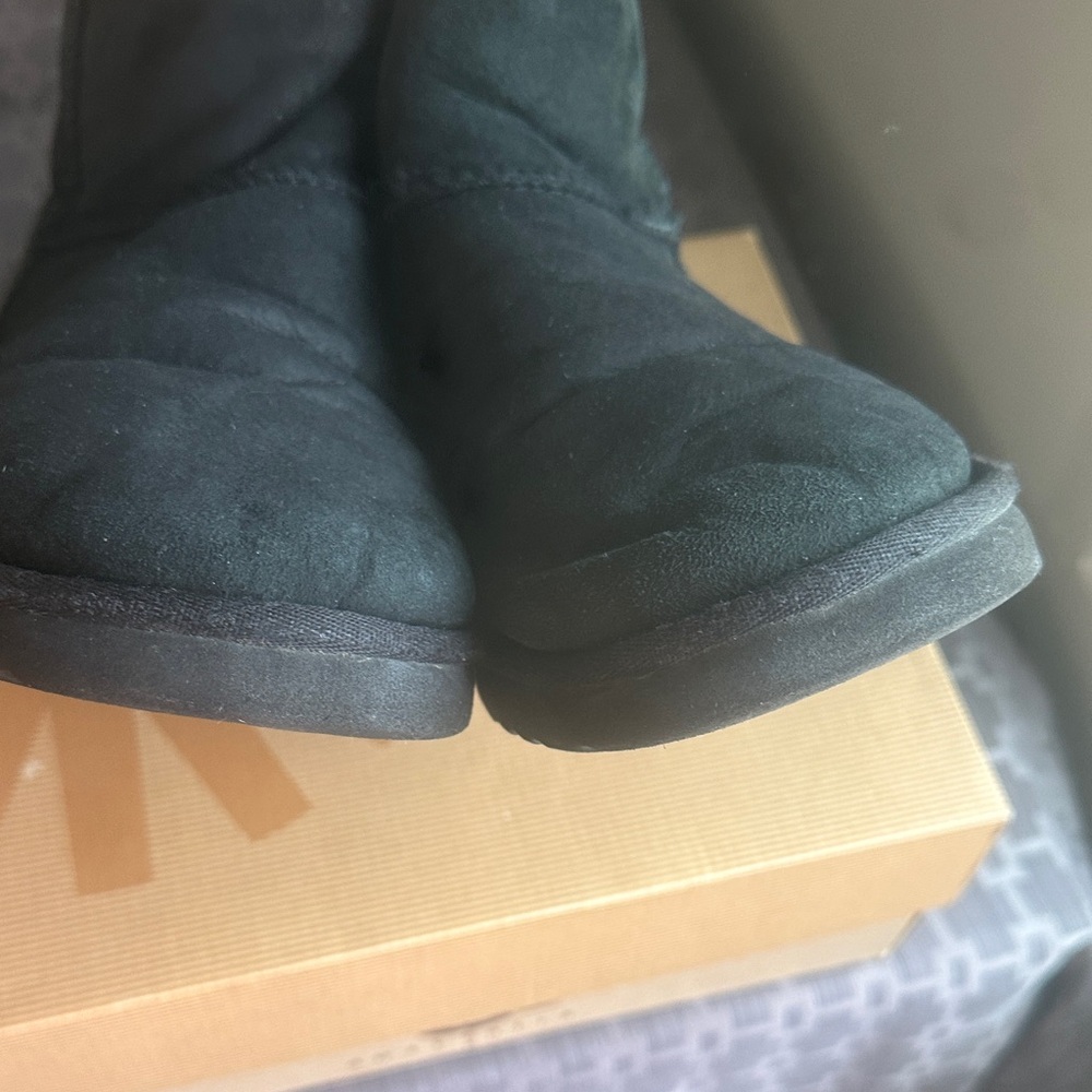 UGG Classic Mini Boots Black Women’s Size 8 Shearling Lined - Picture 10 of 16
